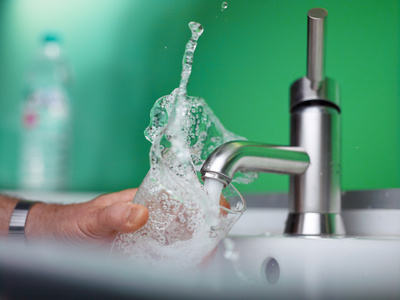 Der Artikel gibt tipps um Abflusssiebe sauber zu halten.