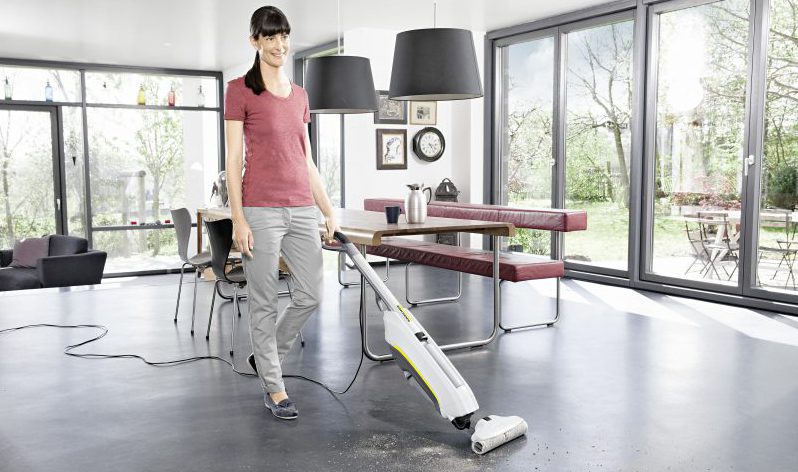 Wischen und Staubsaugen in nur einem Arbeitsschritt Wischen und Staubsaugen in nur einem Arbeitsschritt